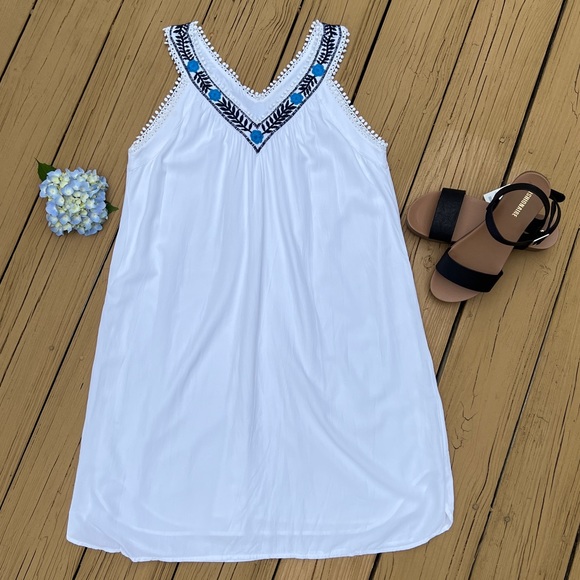 LOFT Dresses & Skirts - SOLD Loft Small White Dress Embroidered Floral Shift